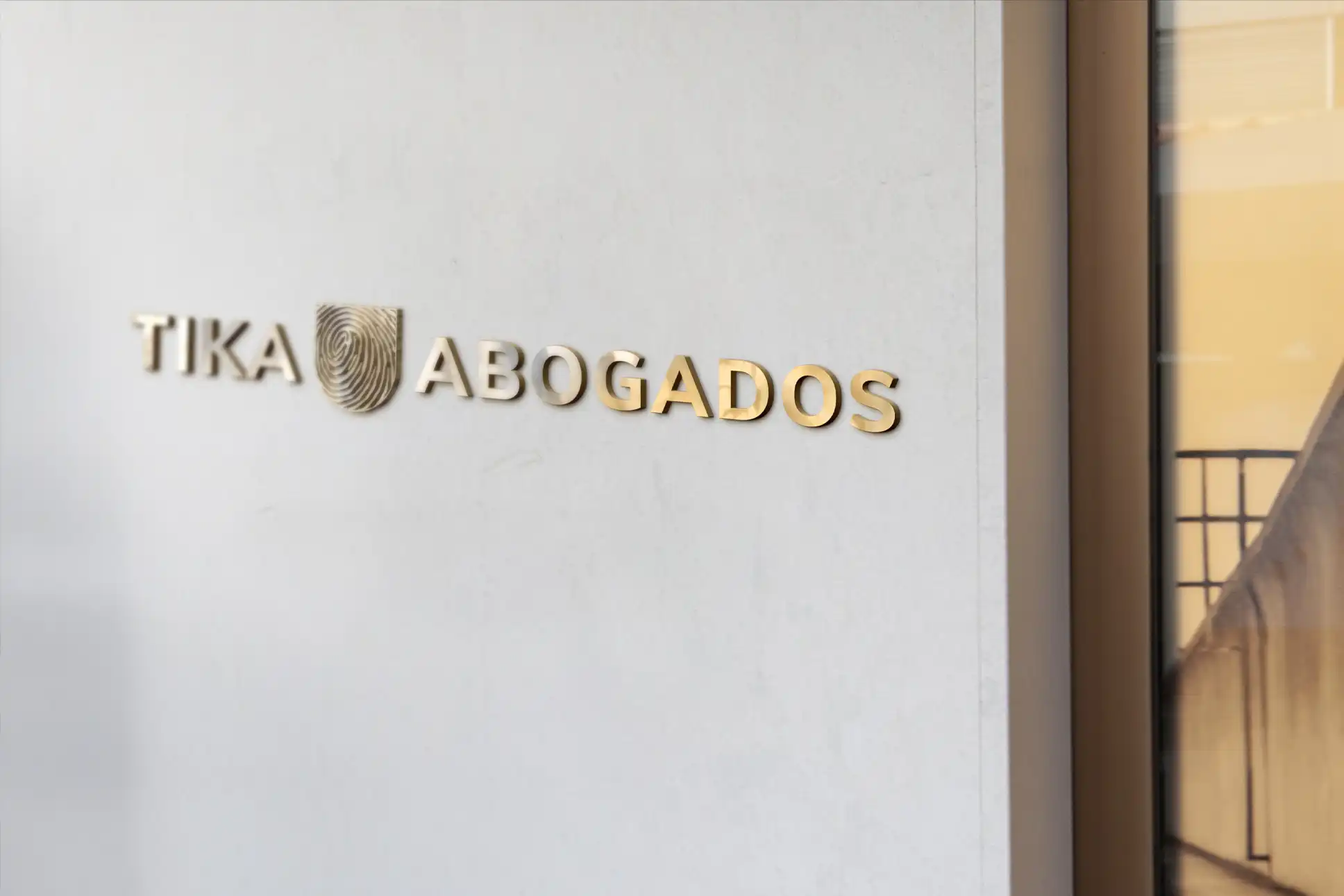 Tika Abogados company logo